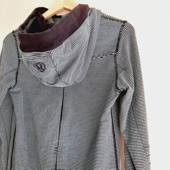 LULULEMON Bliss Break Hoodie Jacket Full-Zip Front Blue Stripe Sz M 6 8 - Picture 12 of 15